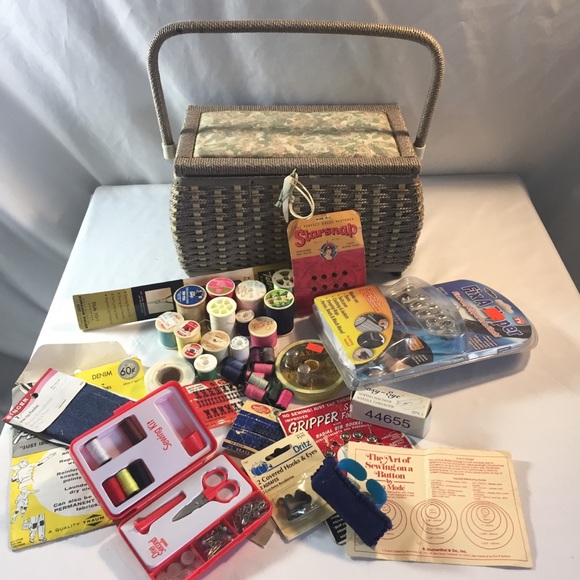 Vintage Other - Vintage sewing basket full of sewing notions